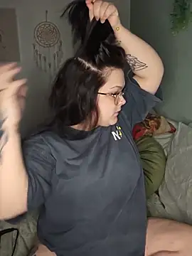Saucy-Serenity online show from 05-17-26, 09:44