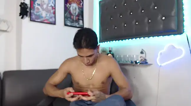 Snapshot of Monkey_uchiha777 chatting on 03-11-25, 12:28 Monkey uchiha777 online show from 03-11-25, 12:28