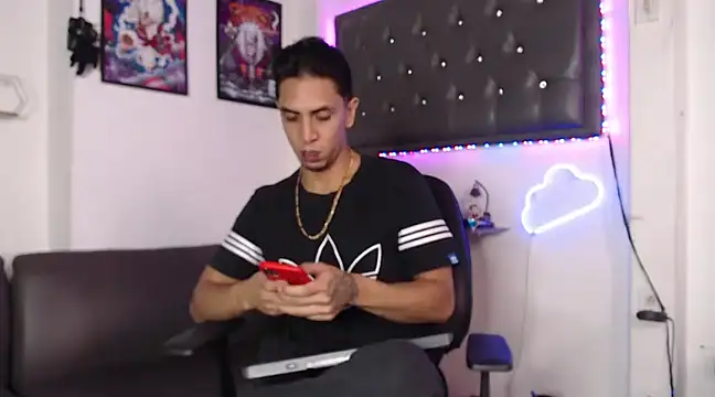 Snapshot of Monkey_uchiha777 chatting on 03-13-25, 02:44 Monkey uchiha777 online show from 03-13-25, 02:44