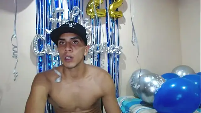 Snapshot of Monkey_uchiha777 chatting on 09-13-25, 12:21 Monkey uchiha777 online show from 09-13-25, 12:21