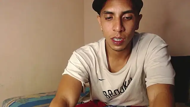 Snapshot of Monkey_uchiha777 chatting on 10-10-25, 10:42 Monkey uchiha777 online show from 10-10-25, 10:42