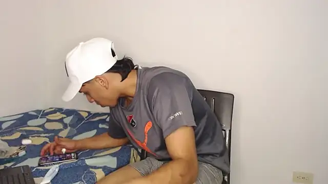 Snapshot of Monkey_uchiha777 chatting on 11-20-25, 01:50 Monkey uchiha777 online show from 11-20-25, 01:50