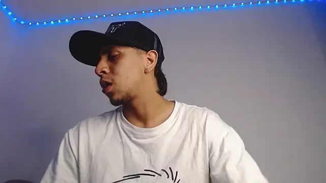 Snapshot of Monkey_uchiha777 chatting on 01-16-26, 12:36 Monkey uchiha777 online show from 01-16-26, 12:36