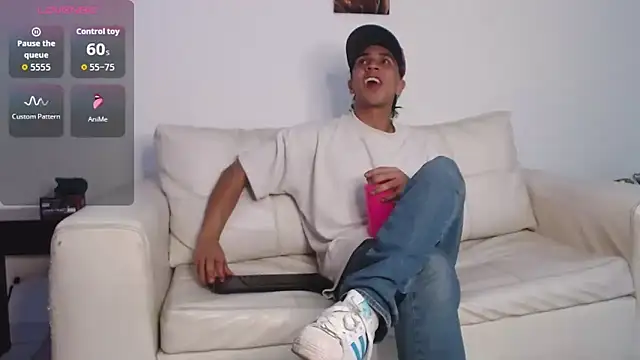 Snapshot of Monkey_uchiha777 chatting on 02-17-26, 01:02 Monkey uchiha777 online show from 02-17-26, 01:02