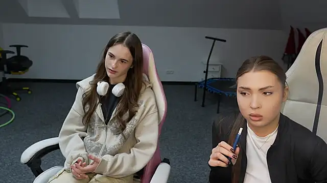 Snapshot of Billie054 chatting on 11-08-25, 11:54 Billie054 online show from 11-08-25, 11:54