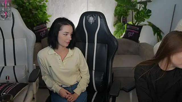 Snapshot of Billie054 chatting on 11-17-25, 07:58 Billie054 online show from 11-17-25, 07:58