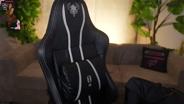 Snapshot of Billie054 chatting on 02-22-26, 08:13 Billie054 online show from 02-22-26, 08:13