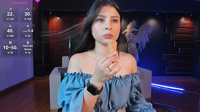 Snapshot of Catalina_Santhana chatting on 10-10-25, 06:29 Catalina Santhana online show from 10-10-25, 06:29