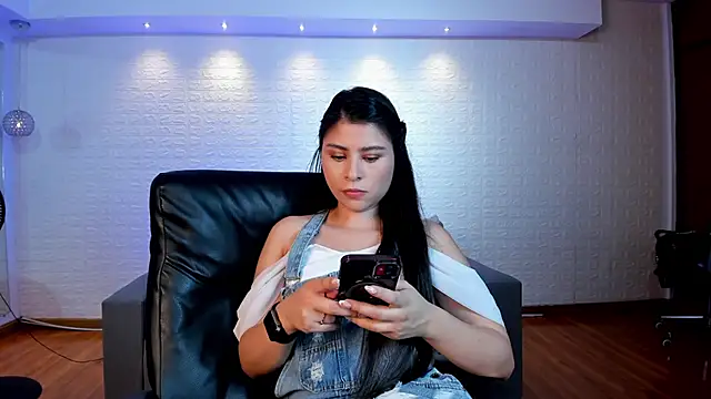 Snapshot of Catalina_Santhana chatting on 10-18-25, 06:08 Catalina Santhana online show from 10-18-25, 06:08