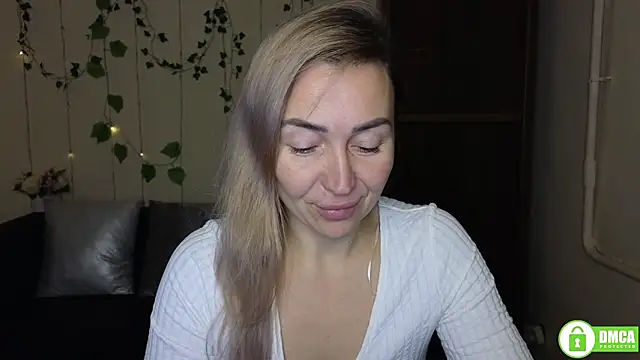 Snapshot of Kiss_julli88I chatting on 12-14-25, 06:23 Kiss julli88I online show from 12-14-25, 06:23