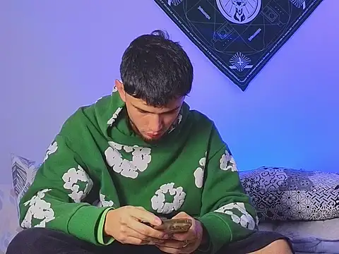 samevansx  online show from 10-29-25, 11:06