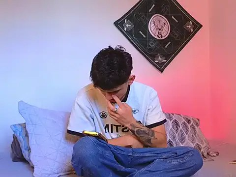 samevansx  online show from 01-11-26, 03:39