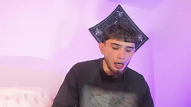 samevansx  online show from 04-07-26, 07:36