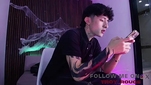 troy rouge online show from 10-30-25, 07:14