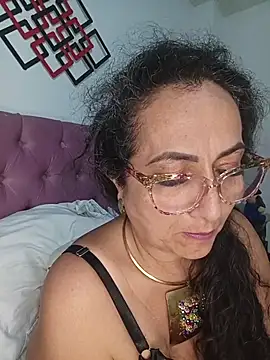 Snapshot of AlessandraLeroy chatting on 05-19-26, 02:07 AlessandraLeroy online show from 05-19-26, 02:07