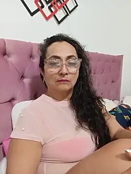 Snapshot of AlessandraLeroy chatting on 05-25-26, 12:49 AlessandraLeroy online show from 05-25-26, 12:49