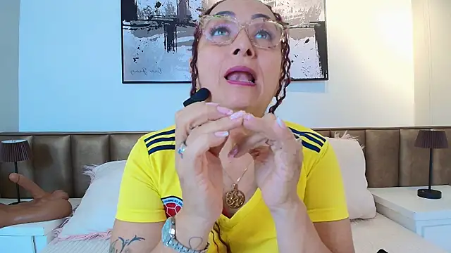 Snapshot of AlessandraLeroy chatting on 06-27-26, 12:22 AlessandraLeroy online show from 06-27-26, 12:22
