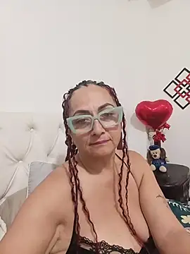 Snapshot of AlessandraLeroy chatting on 06-28-26, 04:24 AlessandraLeroy online show from 06-28-26, 04:24