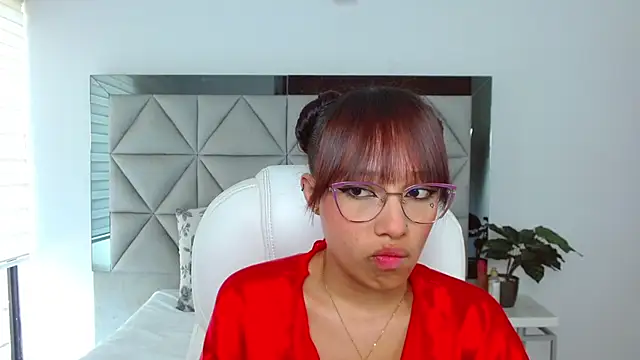 Snapshot of sharon_rosse__ chatting on 03-08-25, 03:24 sharon rosse   online show from 03-08-25, 03:24
