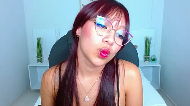 Snapshot of sharon_rosse__ chatting on 03-18-25, 03:31 sharon rosse   online show from 03-18-25, 03:31