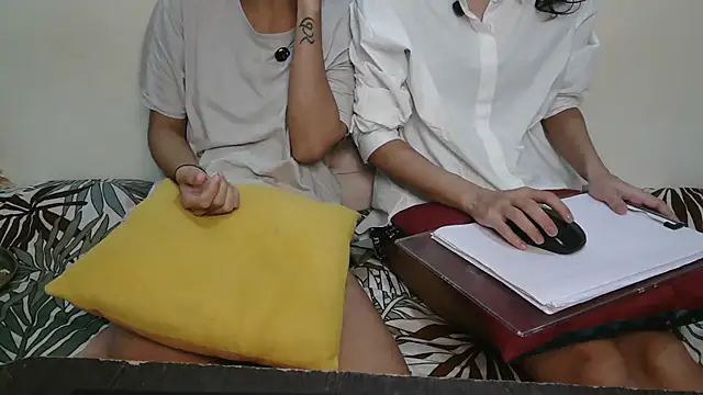 NaughtyThrouple007 online show from 09-26-25, 06:12