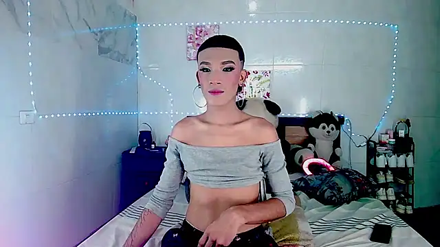 KimberlyXtreme online show from 10-10-25, 10:20