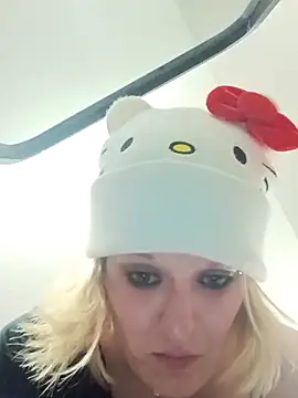 KITTYBOOBOOFUXX online show from 02-15-26, 06:54