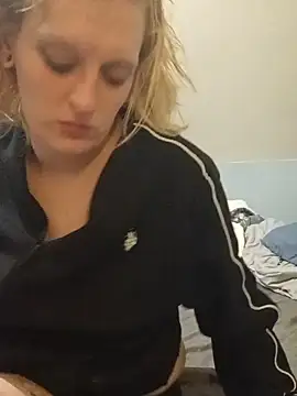 KITTYBOOBOOFUXX online show from 06-17-26, 05:54