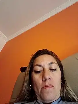 Snapshot of Luna-nevada chatting on 10-12-25, 02:43 Luna-nevada online show from 10-12-25, 02:43