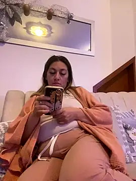 Luna-nevada online show from 12-21-25, 01:02