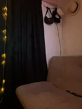 Snapshot of Mia_cullen_ chatting on 03-19-25, 02:59 Mia cullen online show from 03-19-25, 02:59