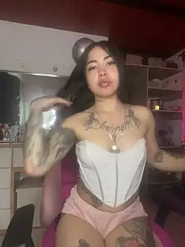 Snapshot of Mia_cullen_ chatting on 02-17-26, 04:02 Mia cullen online show from 02-17-26, 04:02