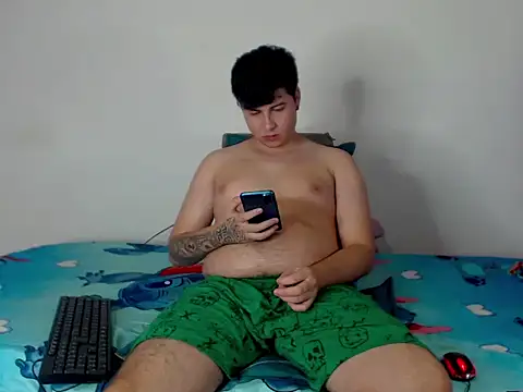 Snapshot of CrissConor chatting on 06-18-26, 04:44 CrissConor online show from 06-18-26, 04:44