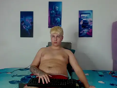 Snapshot of CrissConor chatting on 06-23-26, 04:16 CrissConor online show from 06-23-26, 04:16