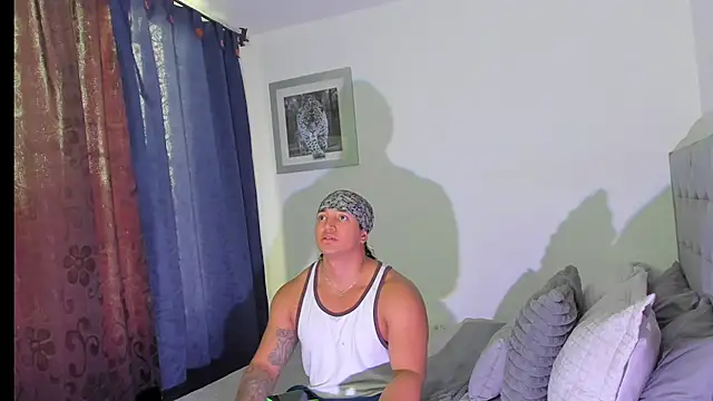 Snapshot of boys_blackandwhite chatting on 11-30-25, 09:41 boys blackandwhite online show from 11-30-25, 09:41