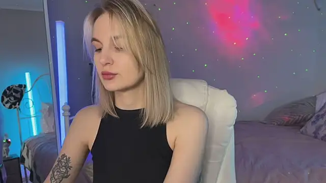  Vikky Moon  online show from 06-05-26, 12:50