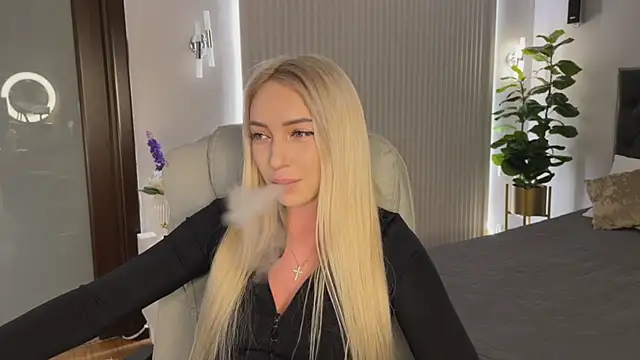 Snapshot of OhMyEmma chatting on 01-19-26, 01:09 OhMyEmma online show from 01-19-26, 01:09