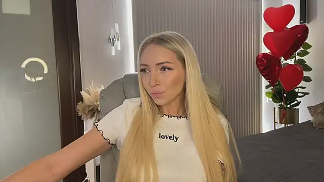 Snapshot of OhMyEmma chatting on 02-25-26, 12:53 OhMyEmma online show from 02-25-26, 12:53