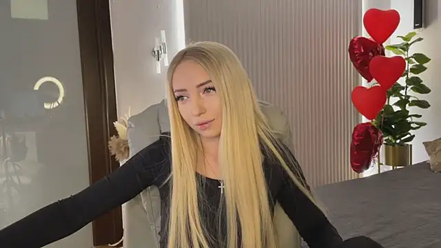 Snapshot of OhMyEmma chatting on 03-04-26, 01:11 OhMyEmma online show from 03-04-26, 01:11