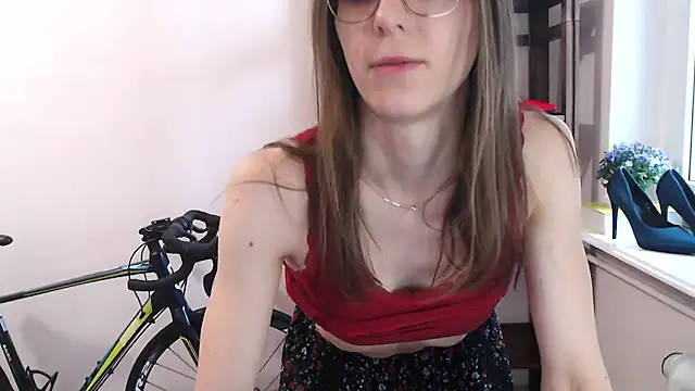 Snapshot of love_megi chatting on 02-08-26, 07:34 love megi online show from 02-08-26, 07:34