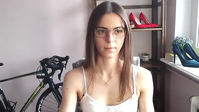 Snapshot of love_megi chatting on 02-12-26, 02:23 love megi online show from 02-12-26, 02:23