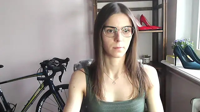 Snapshot of love_megi chatting on 02-13-26, 02:24 love megi online show from 02-13-26, 02:24