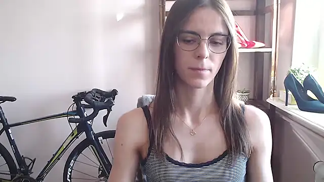 Snapshot of love_megi chatting on 03-05-26, 01:29 love megi online show from 03-05-26, 01:29