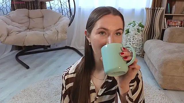 Kira mindnes online show from 11-06-25, 06:03