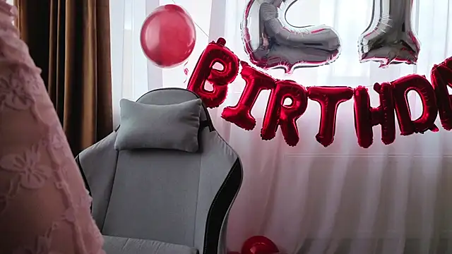 Kira mindnes online show from 06-18-26, 06:35