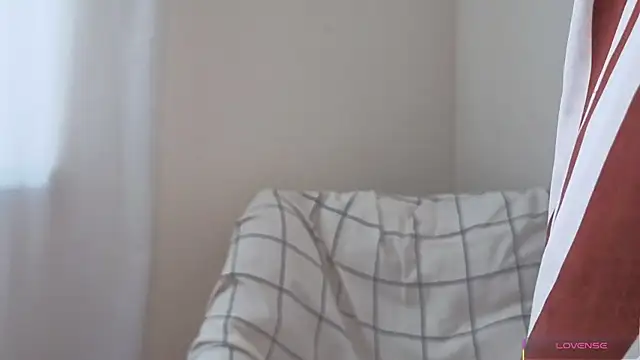 Kira mindnes online show from 07-11-26, 06:16