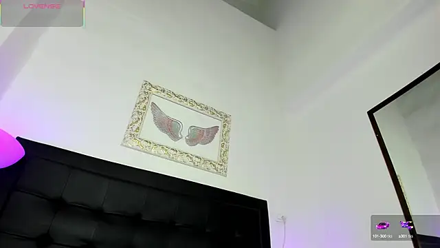 Snapshot of Lola_Blondie chatting on 09-28-25, 12:10 Lola Blondie online show from 09-28-25, 12:10