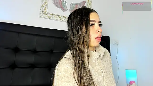 Snapshot of Lola_Blondie chatting on 09-29-25, 12:10 Lola Blondie online show from 09-29-25, 12:10