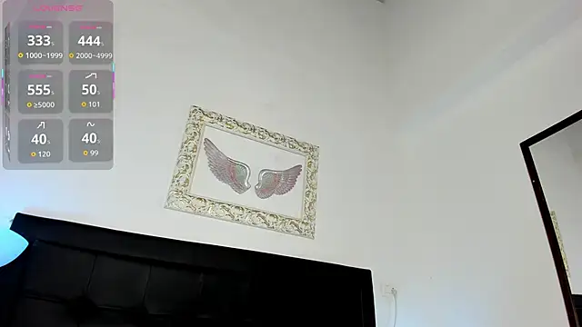 Snapshot of Lola_Blondie chatting on 09-30-25, 12:10 Lola Blondie online show from 09-30-25, 12:10