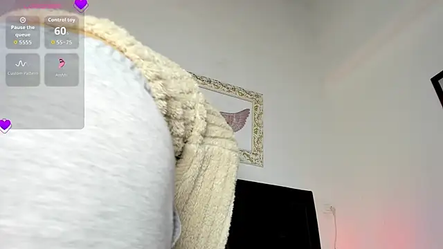 Snapshot of Lola_Blondie chatting on 10-01-25, 12:11 Lola Blondie online show from 10-01-25, 12:11